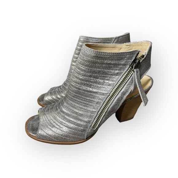 Paul Green Silver Peep Toe Leather Heels - (5.5) 8 US